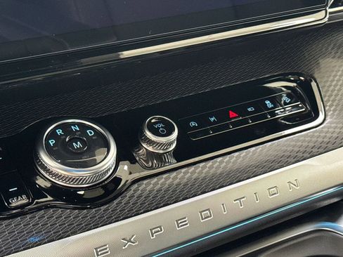 New 2026 Ford Expedition Platinum w/ Stealth Performance Package image 53