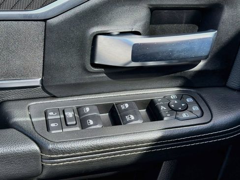 Used 2025 RAM 2500 Big Horn AWD/4WD image 19