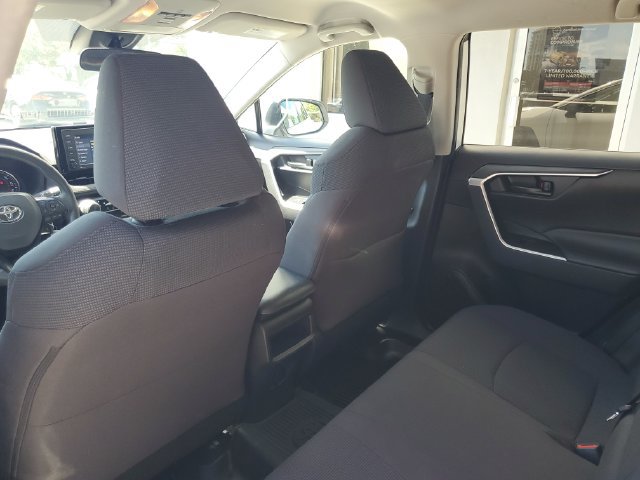 Used 2021 Toyota RAV4 LE FWD image 29