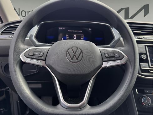 Used 2022 Volkswagen Tiguan S image 11