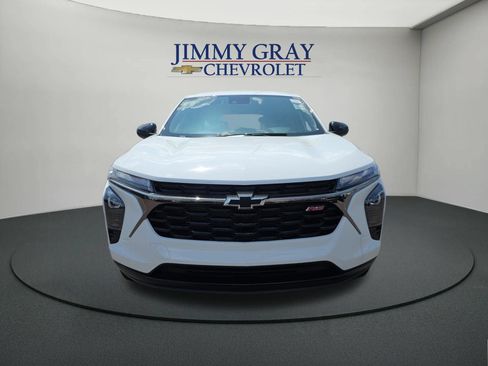 New 2026 Chevrolet Trax RS w/ Driver Confidence Package FWD image 8