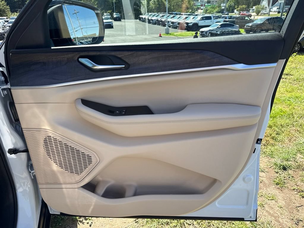 New 2027 Jeep Grand Cherokee Limited AWD/4WD image 29