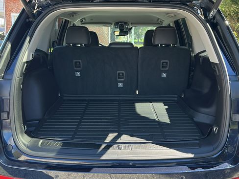 Used 2023 Jeep Grand Cherokee Limited image 7