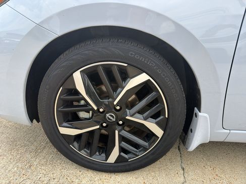 Used 2025 Nissan Versa SR w/ Trunk Package FWD image 9