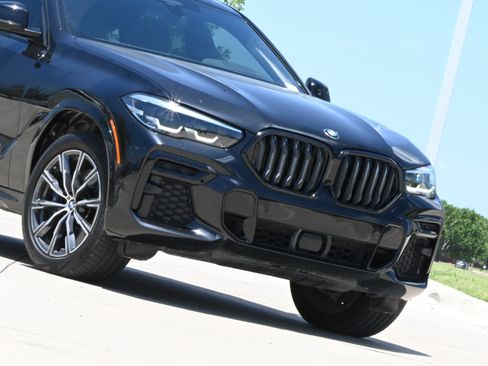 Used 2022 BMW X6 M50i AWD/4WD image 31