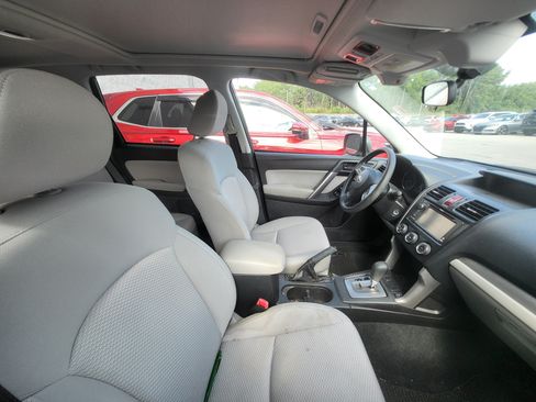 Used 2015 Subaru Forester 2.5i Premium AWD/4WD image 8