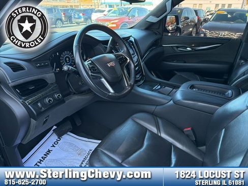 Used 2019 Cadillac Escalade Platinum image 10