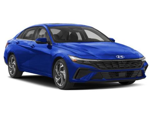 Certified 2025 Hyundai Elantra Limited w/ Cargo Package FWD image 6