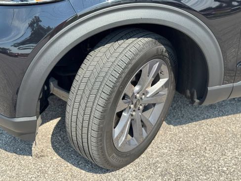 Used 2023 Ford Explorer XLT w/ Equipment Group 202A AWD/4WD image 43