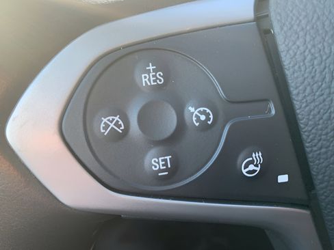 Used 2021 Chevrolet Colorado LT w/ LT Convenience Package image 11