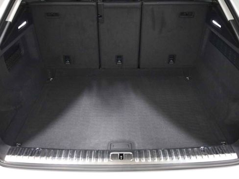 Certified 2023 Audi Q8 Premium Plus w/ Premium Plus Package image 38