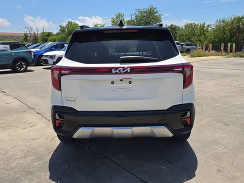 New 2026 Kia Seltos S FWD image 7