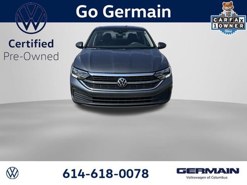 Used 2023 Volkswagen Jetta SE w/ Panoramic Sunroof Package FWD image 11