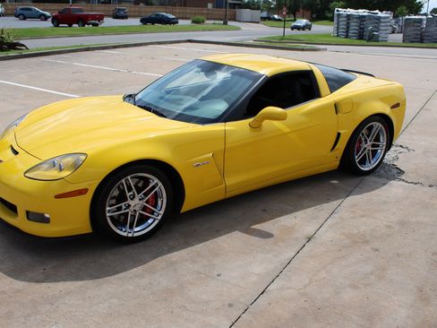 Used 2007 Chevrolet Corvette Z06 w/ Preferred Equipment Group RWD image 23