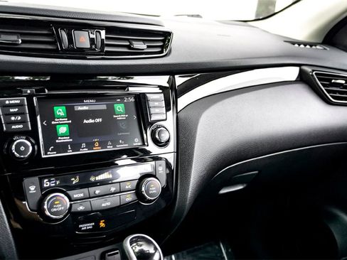 Used 2022 Nissan Rogue Sport SL w/ Premium Package image 23