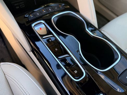 Used 2021 Buick Envision Avenir w/ Technology Package II image 23