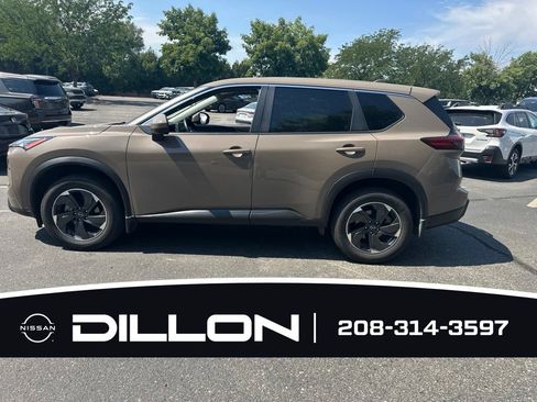 Used 2025 Nissan Rogue SV AWD/4WD image 8