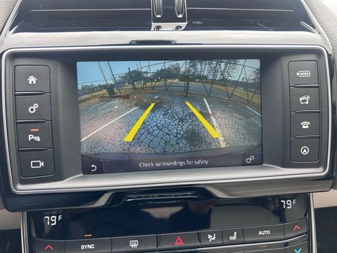 Used 2017 Jaguar XE Prestige image 32