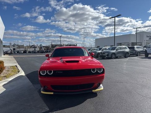 Used 2022 Dodge Challenger R/T Scat Pack image 2