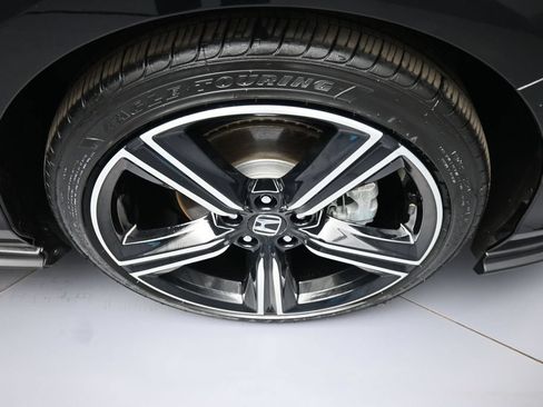 Used 2025 Honda Accord Sport image 13