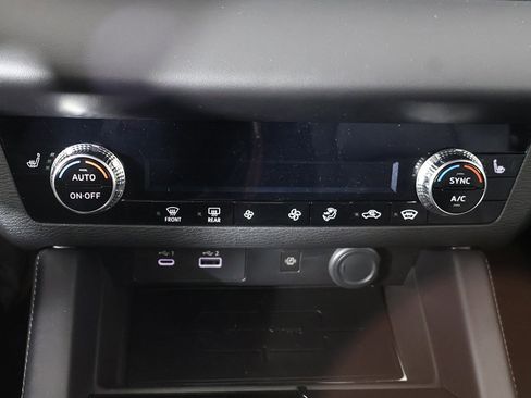 New 2025 Mitsubishi Outlander SE image 53