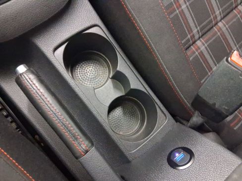 Used 2013 Volkswagen Golf 4-Door image 23