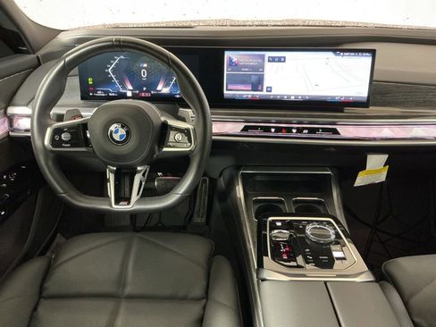 Certified 2025 BMW 740i xDrive w/ Premium Package AWD/4WD image 9