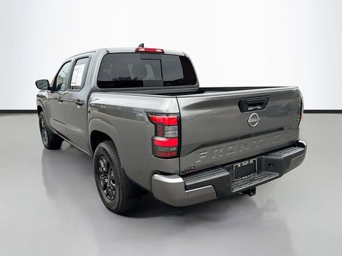 Used 2024 Nissan Frontier SV w/ SV Convenience Package image 5