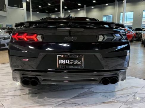 Used 2018 Chevrolet Camaro SS RWD image 12