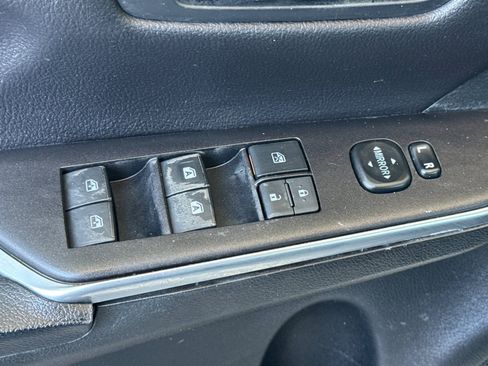 Used 2016 Toyota Camry LE FWD image 14