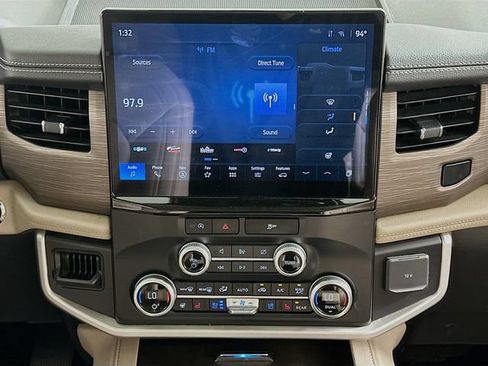 Used 2024 Ford Expedition Limited RWD image 16