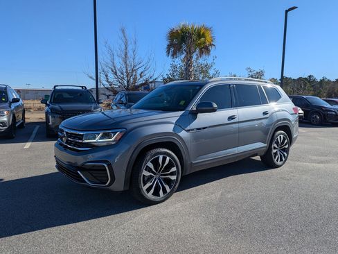 Used 2022 Volkswagen Atlas SEL Premium image 8