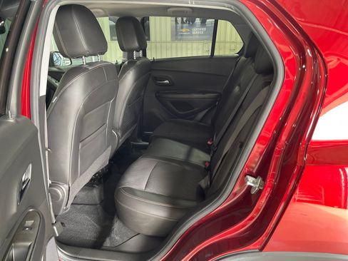 Used 2021 Chevrolet Trax LT w/ Driver Confidence Package AWD/4WD image 13