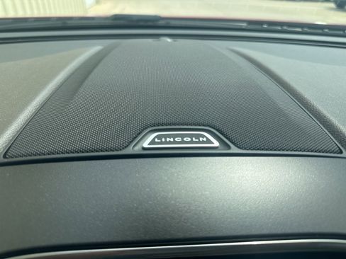 Used 2018 Lincoln MKX Reserve AWD/4WD image 16