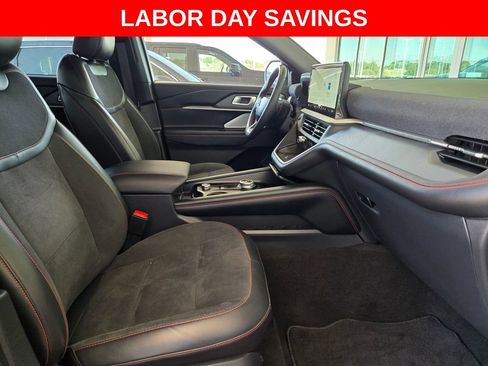Used 2025 Ford Explorer ST w/ Sun And Sound Package AWD/4WD image 27