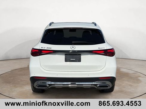 Used 2025 Mercedes-Benz GLC 300 4MATIC image 4