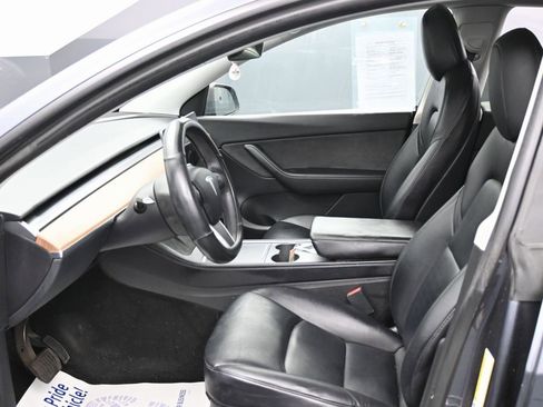 Used 2022 Tesla Model Y Long Range image 15