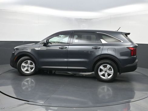 Used 2022 Kia Sorento LX FWD image 40