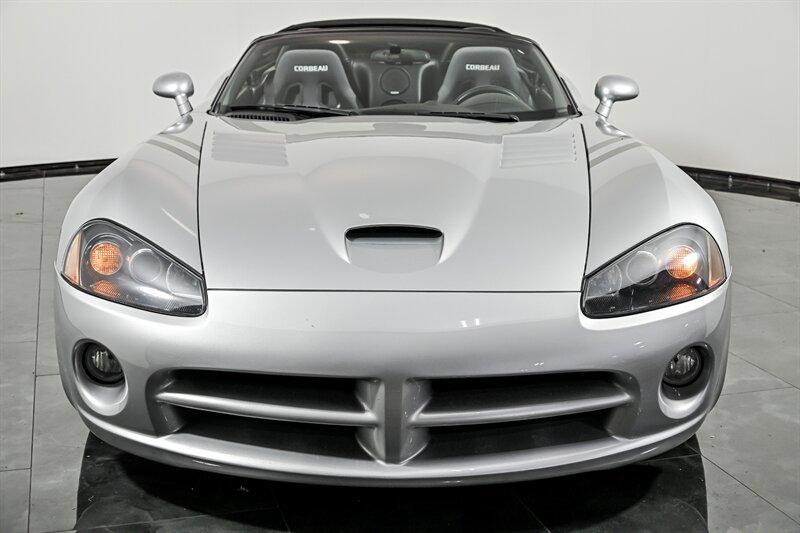 Used 2005 Dodge Viper SRT-10 RWD image 4