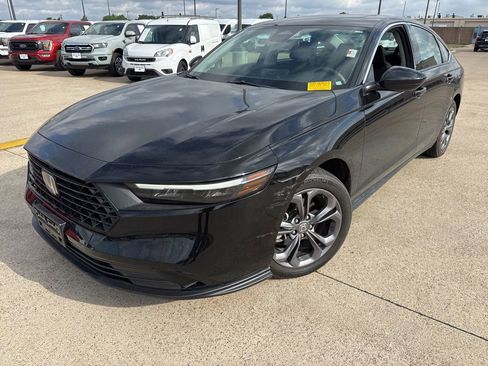 Used 2023 Honda Accord EX image 1