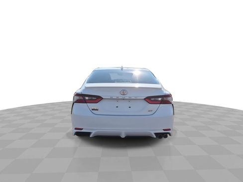 Used 2022 Toyota Camry SE FWD image 7