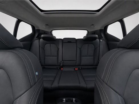 Used 2024 Volvo XC40 B5 Plus w/ Protection Package Premier AWD/4WD image 17