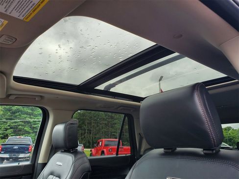 Used 2021 Ford Expedition Platinum image 10