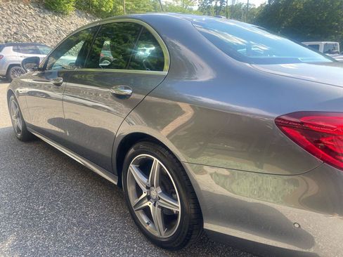 Used 2017 Mercedes-Benz E 300 4MATIC image 38