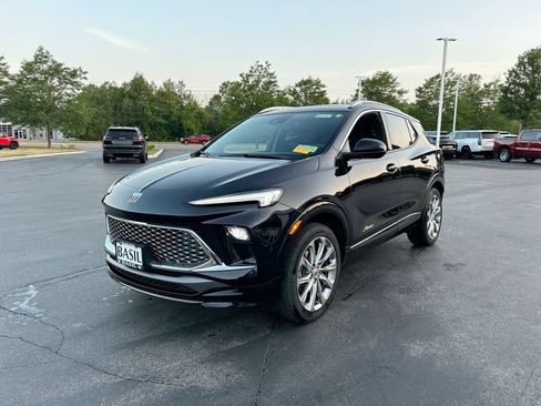Used 2024 Buick Encore GX Avenir w/ Avenir Convenience Package AWD/4WD image 4