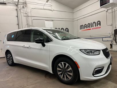 Certified 2024 Chrysler Pacifica Limited