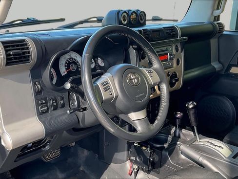 Used 2011 Toyota FJ Cruiser 4WD w/ Upgrade Pkg image 17