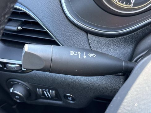 Used 2023 Jeep Cherokee Altitude Lux image 16