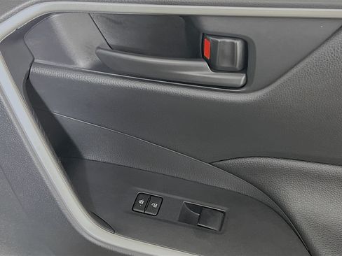 Used 2025 Toyota RAV4 LE AWD/4WD image 31
