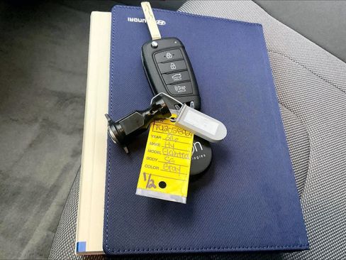 Certified 2026 Hyundai Elantra SE FWD image 15
